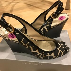 Tahari Peeptoe Wedge